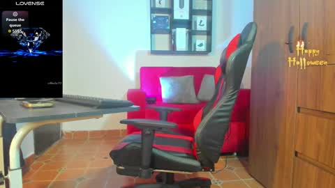 Snapshot of dereckgreen chatting on 10/11/25, 08:40 dereckgreen online show from 10/11/25, 08:40