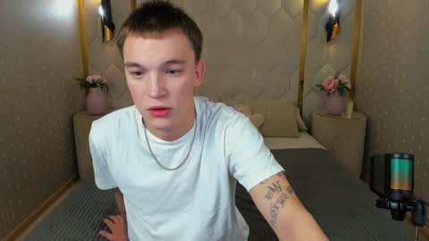 Derek online show from 11/28/25, 01:36