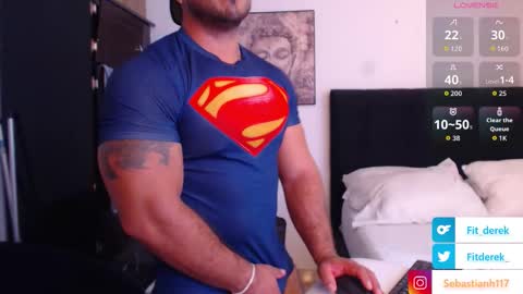 Snapshot of derek_group chatting on 12/19/25, 02:02 Derek online show from 12/19/25, 02:02