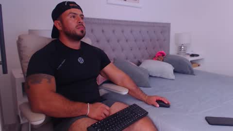 Derek online show from 01/14/26, 02:33