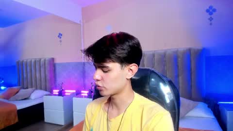 derek_sinn online show from 04/14/26, 07:42