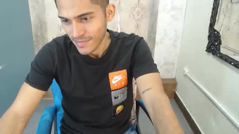 Snapshot of derek_storm_ chatting on 11/05/25, 11:10 D E R E K online show from 11/05/25, 11:10