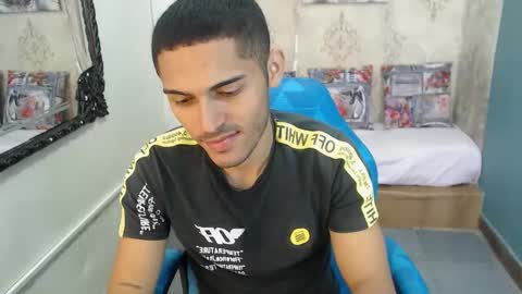 Snapshot of derek_storm_ chatting on 11/06/25, 11:33 D E R E K online show from 11/06/25, 11:33