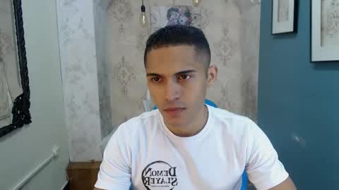 Snapshot of derek_storm_ chatting on 11/14/25, 10:36 D E R E K online show from 11/14/25, 10:36