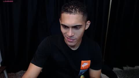 Snapshot of derek_storm_ chatting on 11/15/25, 10:56 D E R E K online show from 11/15/25, 10:56