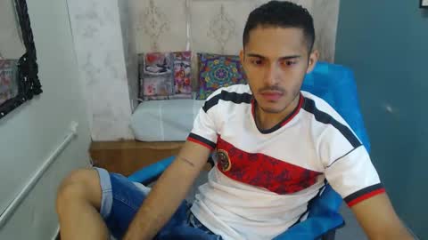 Snapshot of derek_storm_ chatting on 11/23/25, 12:27 D E R E K online show from 11/23/25, 12:27