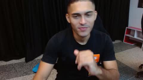 Snapshot of derek_storm_ chatting on 11/27/25, 11:56 D E R E K online show from 11/27/25, 11:56