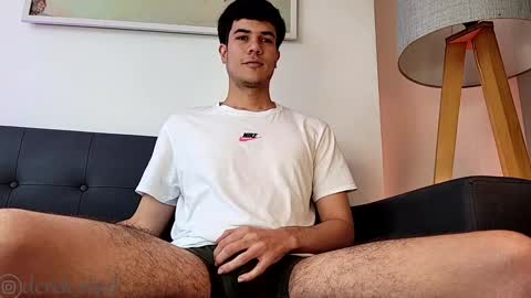 Snapshot of derek_stud_ chatting on 01/04/25, 05:37 Derek independent model online show from 01/04/25, 05:37