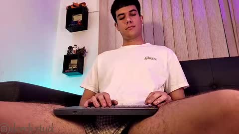 Snapshot of derek_stud_ chatting on 09/19/25, 04:14 Derek independent model online show from 09/19/25, 04:14