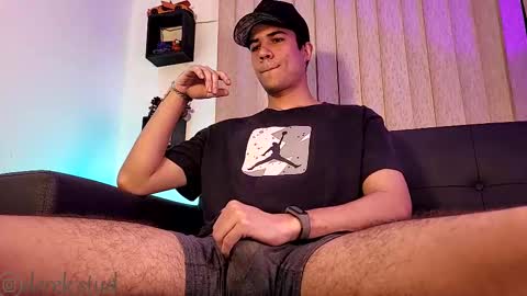 Snapshot of derek_stud_ chatting on 10/05/25, 05:50 Derek independent model online show from 10/05/25, 05:50