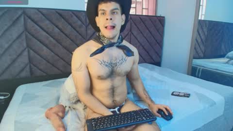 Snapshot of derek_voss chatting on 05/06/26, 03:06 derek_voss online show from 05/06/26, 03:06