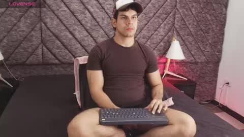 Snapshot of derek_voss chatting on 06/05/26, 01:50 derek_voss online show from 06/05/26, 01:50