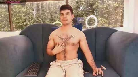 Snapshot of derek_voss chatting on 06/17/26, 01:34 derek_voss online show from 06/17/26, 01:34