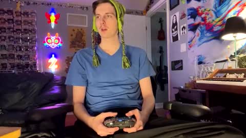 Snapshot of derekdings chatting on 12/17/25, 02:34 derekdings online show from 12/17/25, 02:34