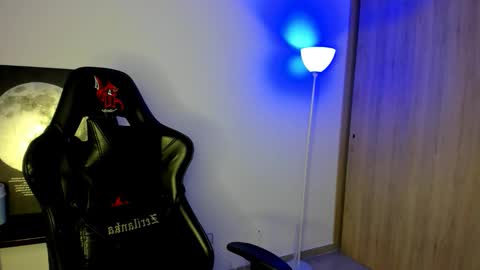 Snapshot of derekmuller11 chatting on 03/08/26, 01:47 derekmuller11 online show from 03/08/26, 01:47