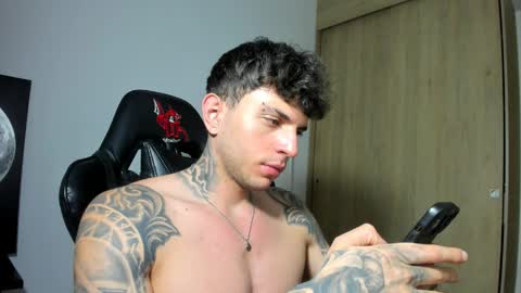 Snapshot of derekmuller11 chatting on 04/05/26, 12:41 derekmuller11 online show from 04/05/26, 12:41