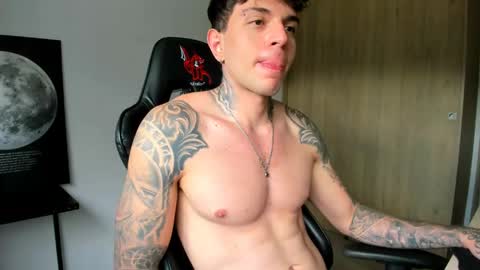 derekmuller11 online show from 04/24/26, 07:38