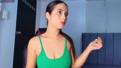 Snapshot of derly_cuervo703031 chatting on 07/17/26, 07:19 derly_cuervo703031 online show from 07/17/26, 07:19