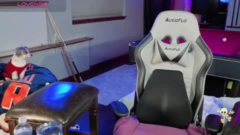 Derrick 52 and Brittany 50 online show from 12/19/25, 01:51