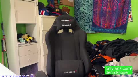 Snapshot of derrick_hose chatting on 03/02/25, 03:13 Derrick Hose online show from 03/02/25, 03:13