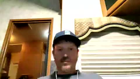 Snapshot of derrickfit chatting on 05/19/26, 06:42 derrickfit online show from 05/19/26, 06:42