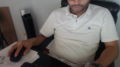 Snapshot of derrik_ chatting on 01/20/25, 06:10 online show from 01/20/25, 06:10