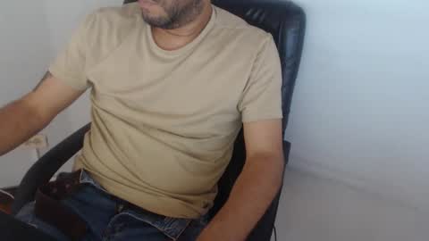 Snapshot of derrik_ chatting on 02/18/26, 04:25 online show from 02/18/26, 04:25