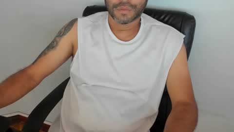 Snapshot of derrik_ chatting on 06/07/26, 02:21 online show from 06/07/26, 02:21