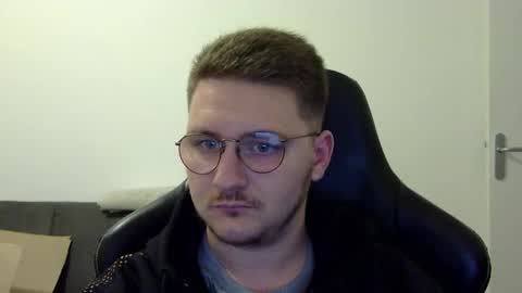 Snapshot of dervechi chatting on 10/05/25, 11:19 dervechi online show from 10/05/25, 11:19