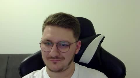 Snapshot of dervechi chatting on 10/27/25, 05:28 dervechi online show from 10/27/25, 05:28