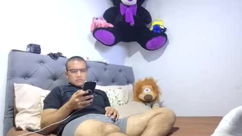 Snapshot of descontrol23173849 chatting on 04/13/26, 01:11 descontrol23173849 online show from 04/13/26, 01:11