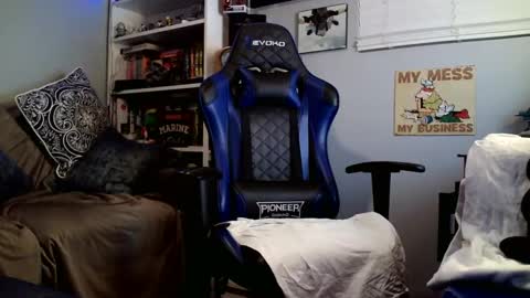 Snapshot of desertknight56 chatting on 01/23/25, 02:33 D K online show from 01/23/25, 02:33