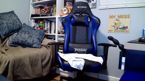 Snapshot of desertknight56 chatting on 12/04/25, 02:21 D K online show from 12/04/25, 02:21