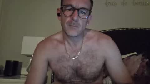 Snapshot of desertranger chatting on 11/15/25, 01:51 desertranger online show from 11/15/25, 01:51