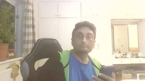 desiboi9 online show from 10/11/25, 12:10
