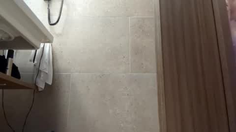 Snapshot of designerskier chatting on 01/02/25, 10:58 designerskier online show from 01/02/25, 10:58