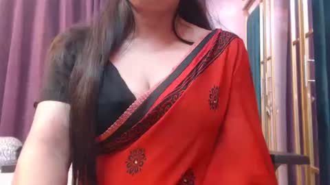 Snapshot of desimaisa130 chatting on 12/21/25, 04:14 Maisa online show from 12/21/25, 04:14