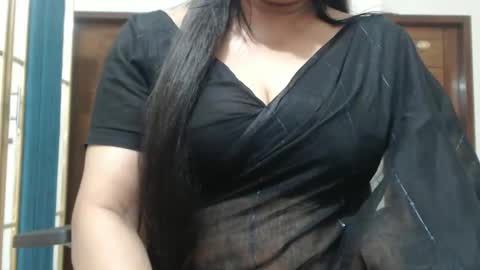 Snapshot of desimaisa130 chatting on 03/11/26, 07:31 Maisa online show from 03/11/26, 07:31