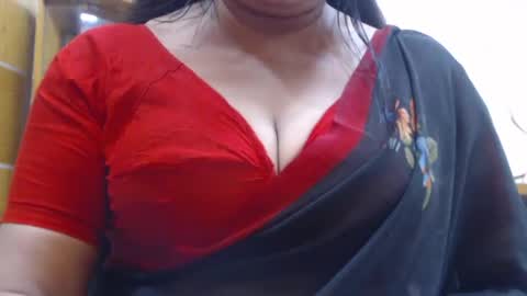 Snapshot of desimaisa130 chatting on 06/14/26, 03:25 Maisa online show from 06/14/26, 03:25