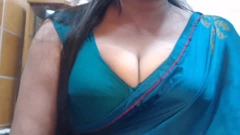 Snapshot of desimaisa130 chatting on 06/19/26, 04:55 Maisa online show from 06/19/26, 04:55