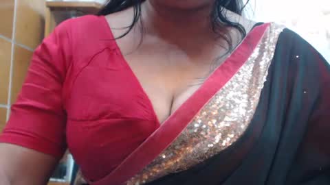 Snapshot of desimaisa130 chatting on 06/20/26, 04:54 Maisa online show from 06/20/26, 04:54