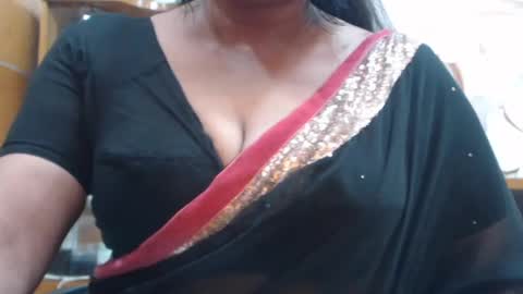 Snapshot of desimaisa130 chatting on 06/30/26, 06:09 Maisa online show from 06/30/26, 06:09