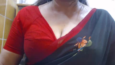 Snapshot of desimaisa130 chatting on 07/04/26, 05:52 Maisa online show from 07/04/26, 05:52
