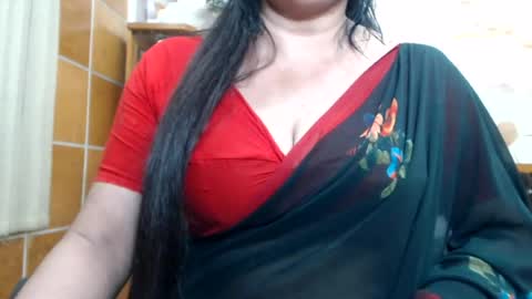 Snapshot of desimaisa130 chatting on 07/31/26, 06:18 Maisa online show from 07/31/26, 06:18