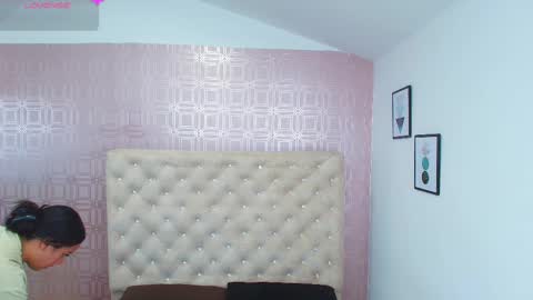 Snapshot of desire_sara chatting on 03/03/25, 12:27 Sara Desire online show from 03/03/25, 12:27