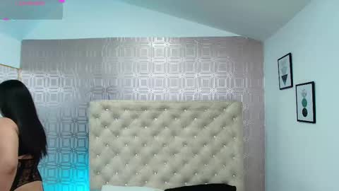 Snapshot of desire_sara chatting on 03/06/25, 12:30 Sara Desire online show from 03/06/25, 12:30