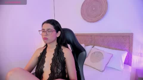 Snapshot of desireee_ chatting on 04/15/26, 12:45 desire online show from 04/15/26, 12:45