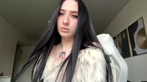Kira online show from 05/15/26, 08:21