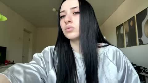 Kira online show from 05/16/26, 07:27