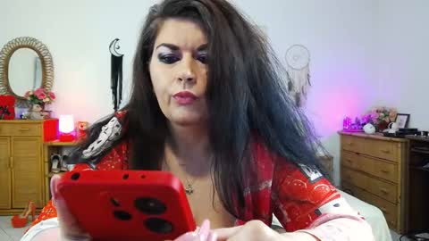 Snapshot of desirehellen chatting on 03/11/26, 09:26 HellenMoon online show from 03/11/26, 09:26